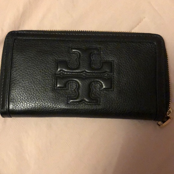 Tory Burch Handbags - Tori Burch Wallet